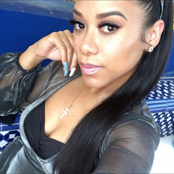 Meet your Posher, Joniece - Picture 1 of 1